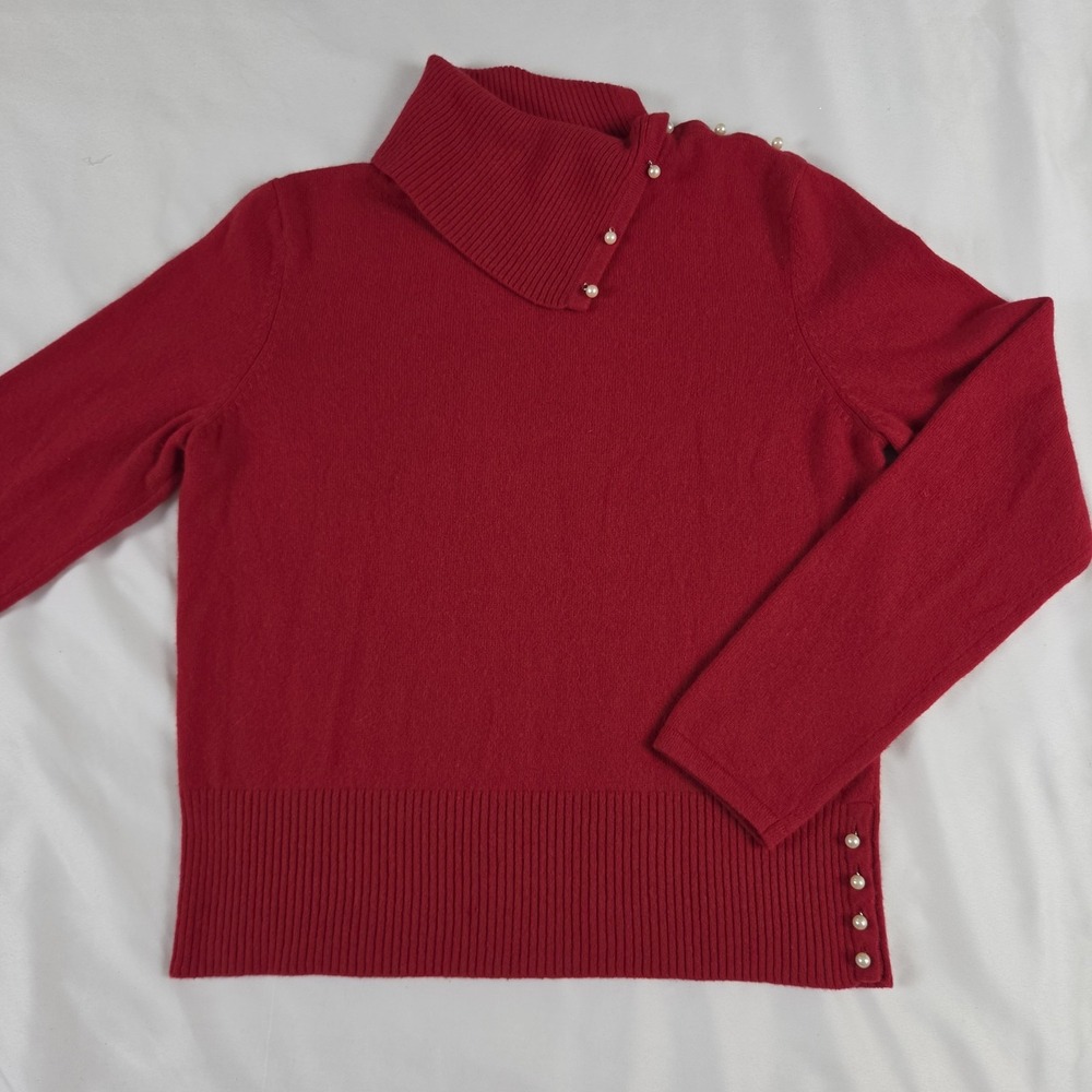 Mainbocher red cashmere sweater funnel neck W/ pearl button Size L